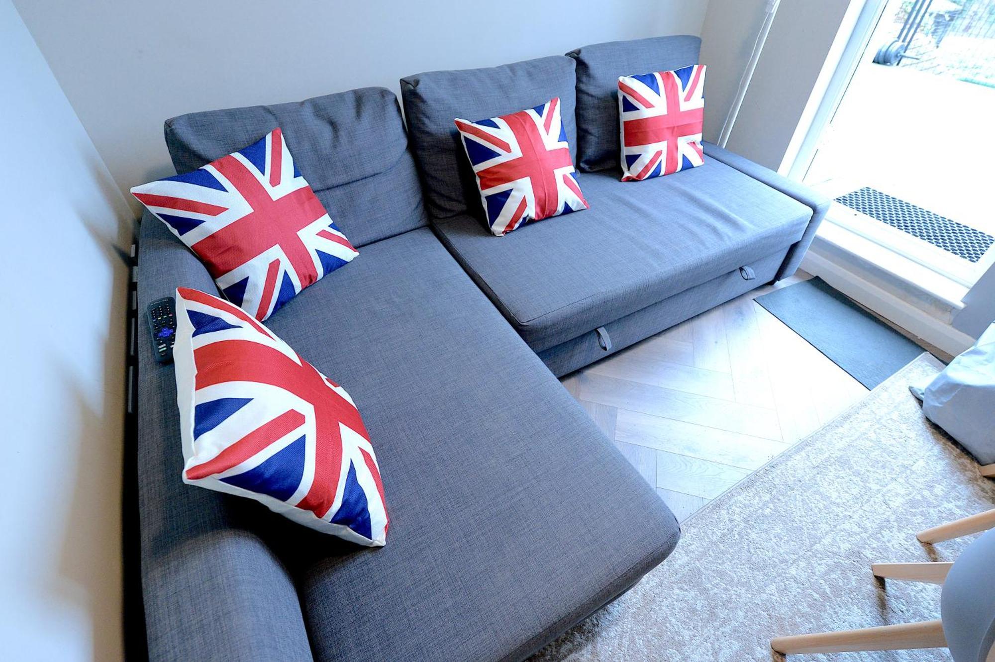 2 Bedroom Flat In Wood Green Piccadilly Line ลอนดอน ภายนอก รูปภาพ