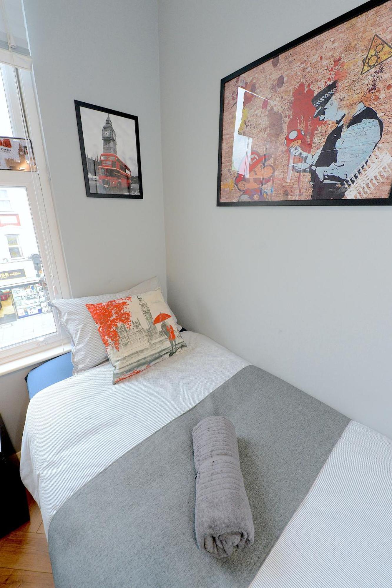 2 Bedroom Flat In Wood Green Piccadilly Line ลอนดอน ภายนอก รูปภาพ